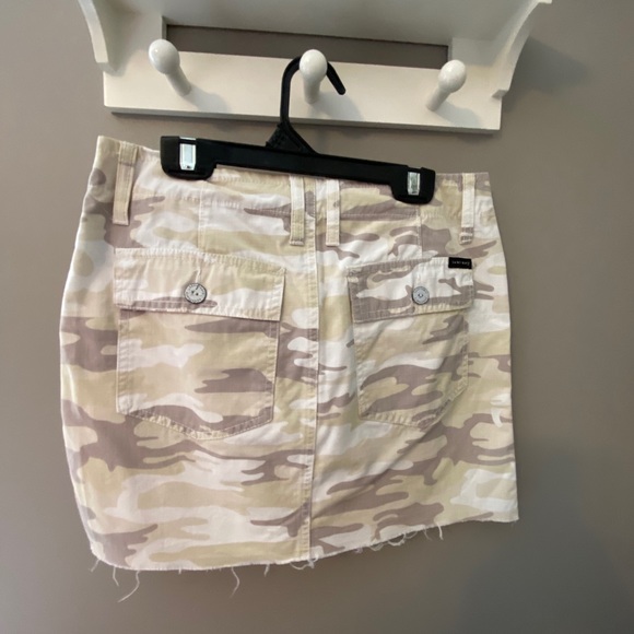 Sanctuary Camo Skirt - Picture 2 of 4